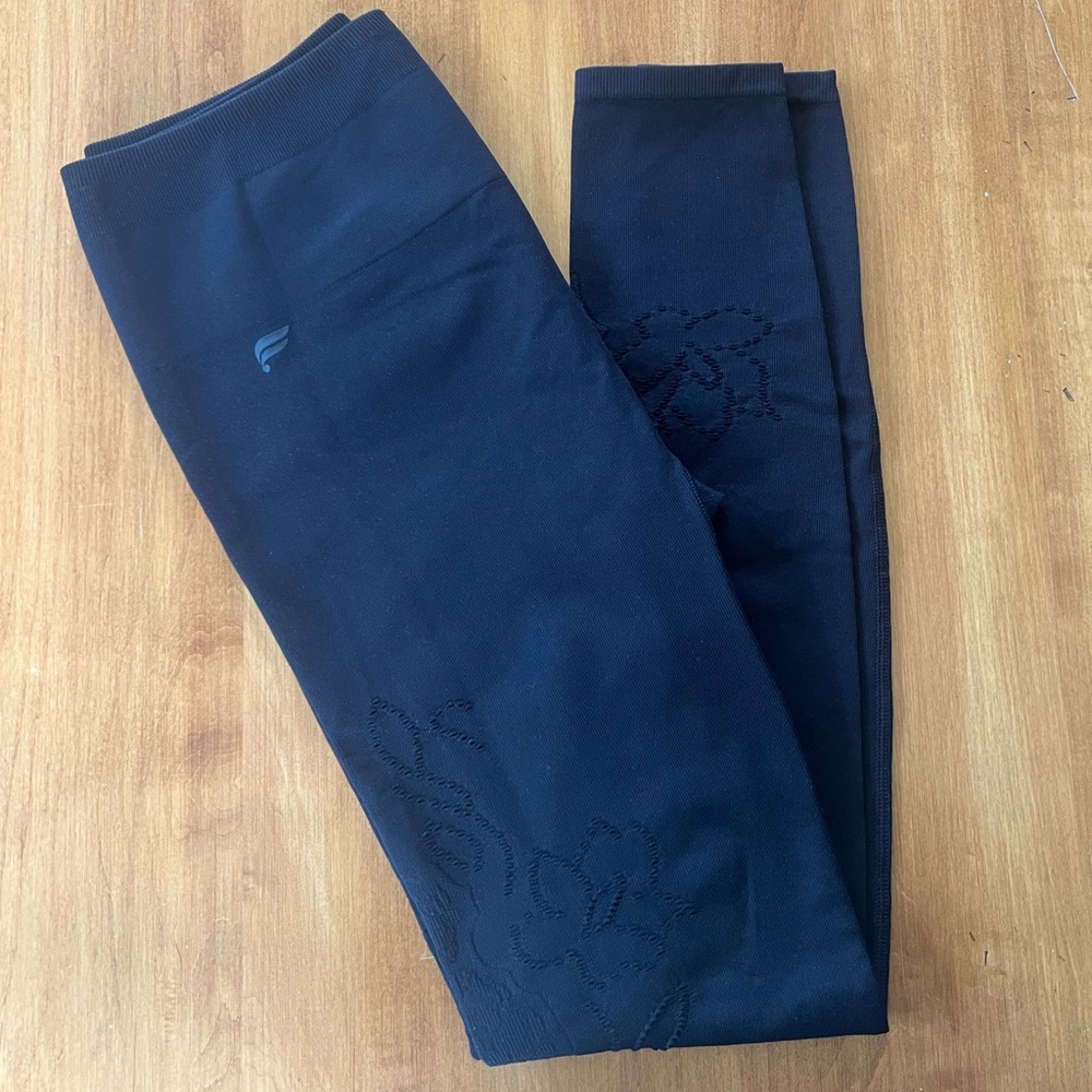 Fabletics High Waisted Lace Seamless Legging Black Size Medium